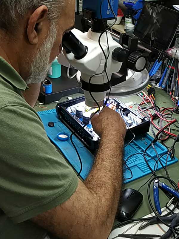 Reparación equipos de sonido, soldadura SMD