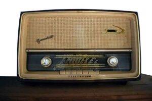 arreglar radio antigua Telefunken